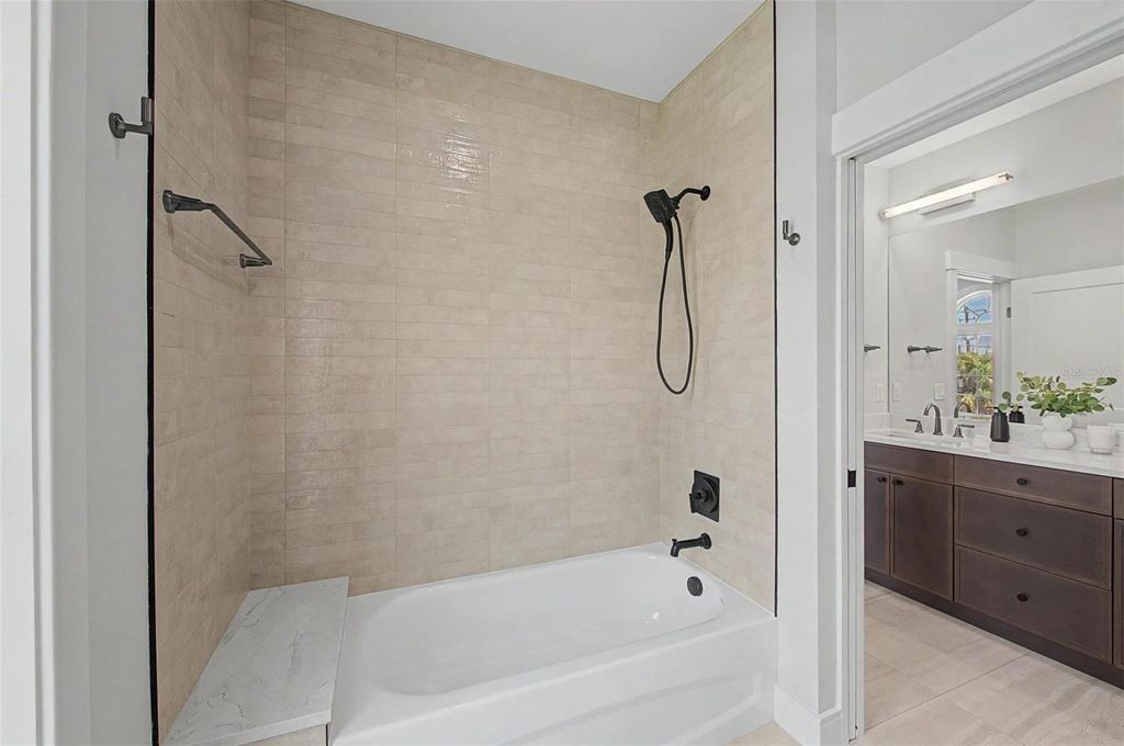 Image 38 of property listing at 110 S ARRAWANA AVENUE 2, Tampa, FL 33609