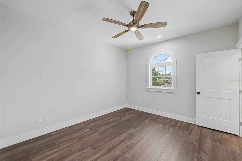 Image 39 of property listing at 110 S ARRAWANA AVENUE 2, Tampa, FL 33609
