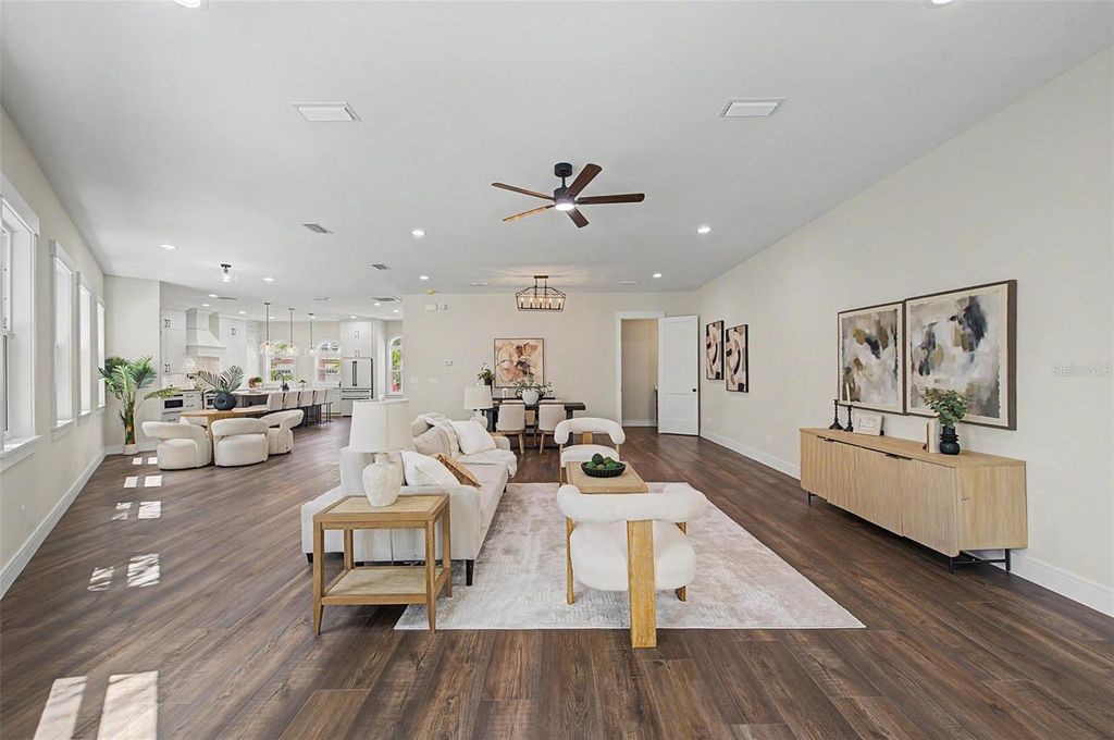 Image 5 of property listing at 110 S ARRAWANA AVENUE 2, Tampa, FL 33609