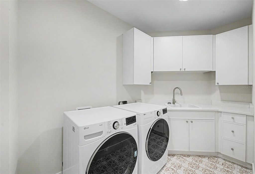 Image 42 of property listing at 110 S ARRAWANA AVENUE 2, Tampa, FL 33609
