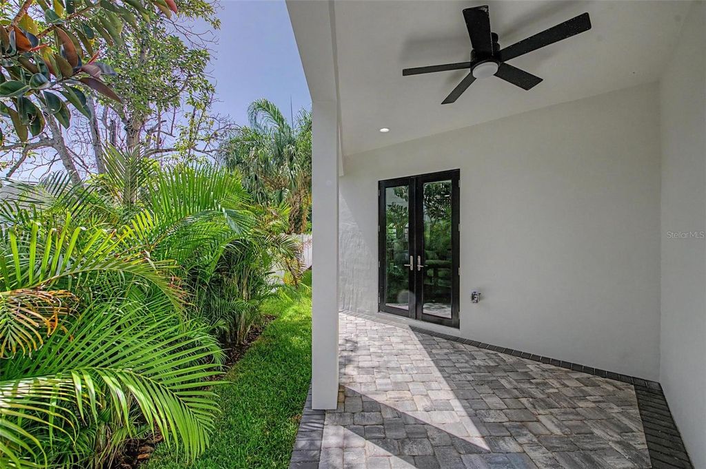 Image 48 of property listing at 110 S ARRAWANA AVENUE 2, Tampa, FL 33609
