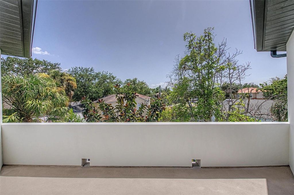 Image 50 of property listing at 110 S ARRAWANA AVENUE 2, Tampa, FL 33609