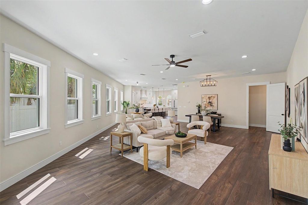 Image 7 of property listing at 110 S ARRAWANA AVENUE 2, Tampa, FL 33609