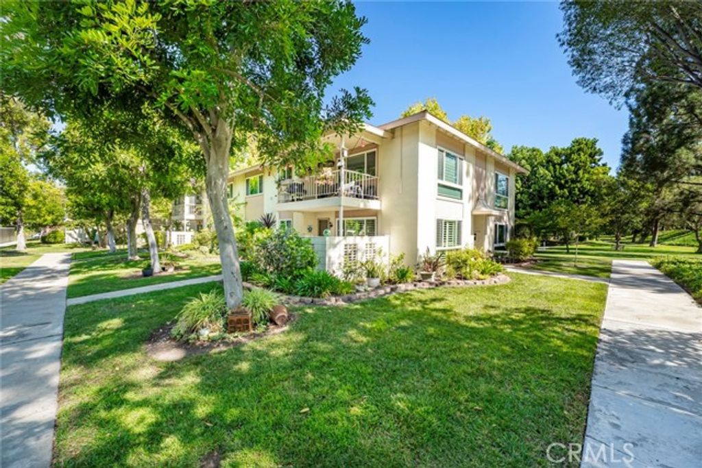 77 Calle Aragon C, Laguna Woods, CA 92637