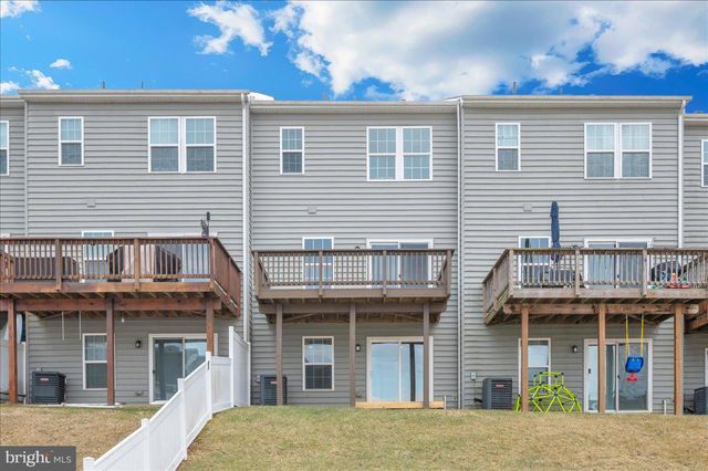 105 MONTREAL WAY, Falling Waters, WV 25419