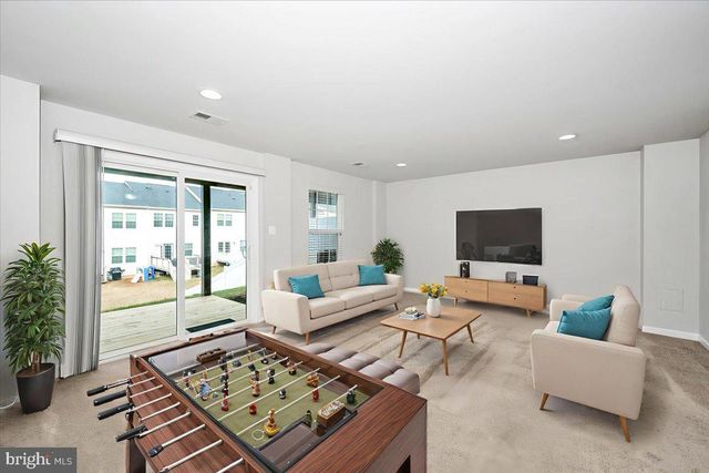 105 MONTREAL WAY, Falling Waters, WV 25419