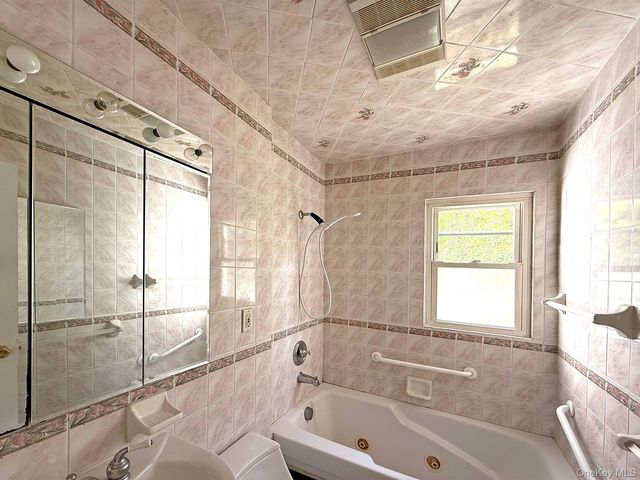 539 Mitchell Street, Uniondale, NY 11553