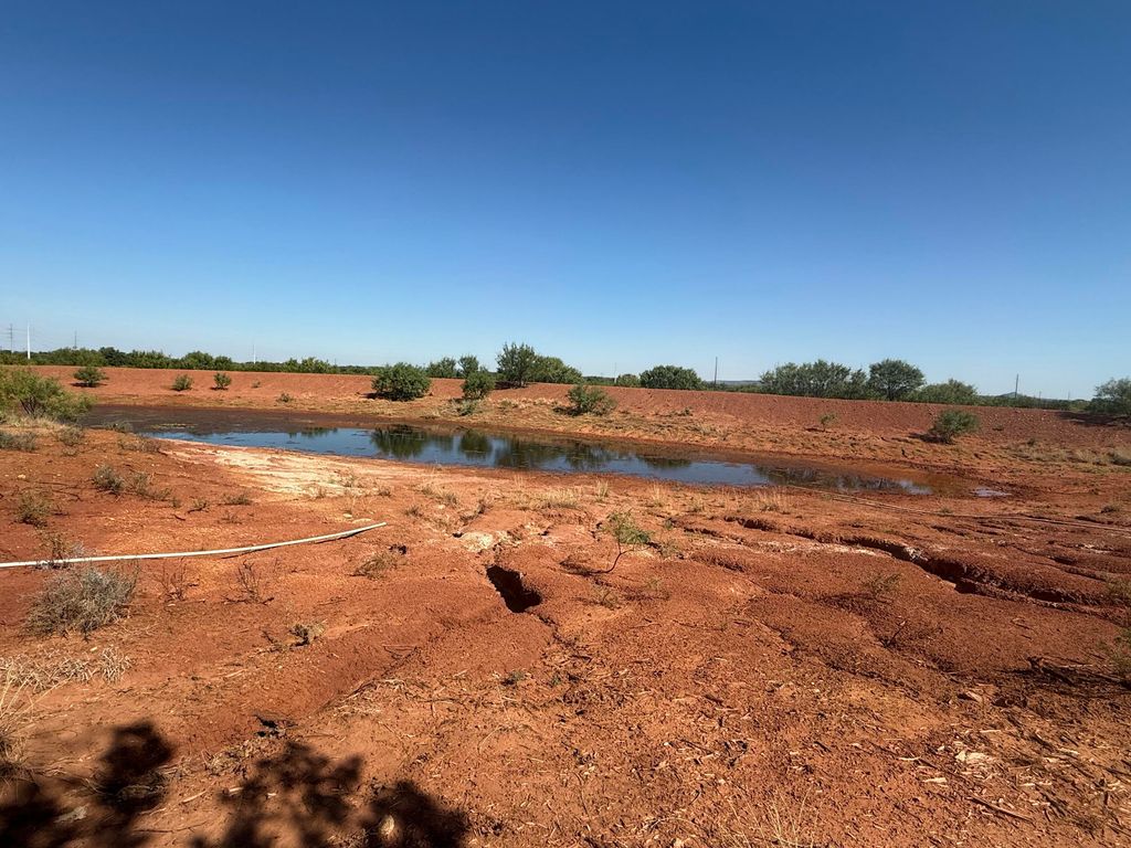 Image 19 of property listing at 1600 N Us Hwy 277, Bronte, TX 76933
