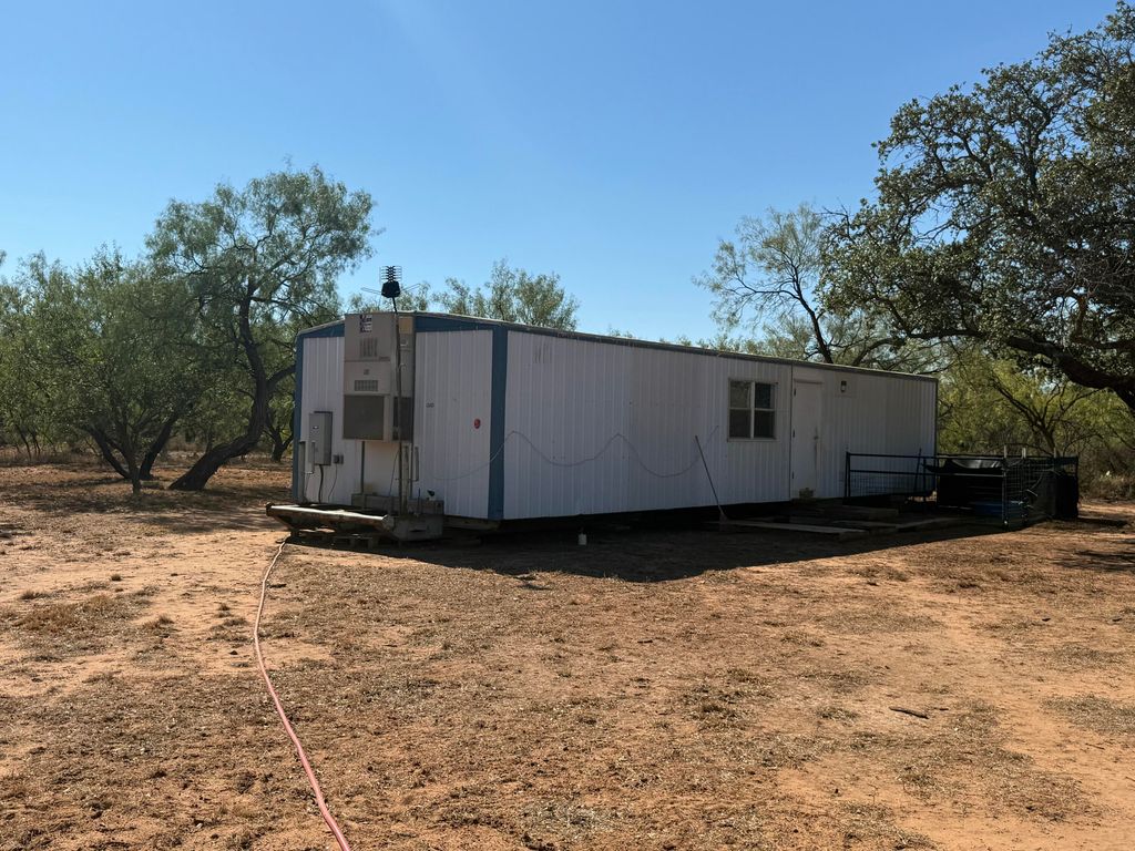 Image 38 of property listing at 1600 N Us Hwy 277, Bronte, TX 76933