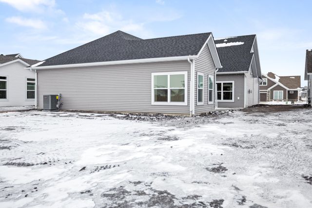 5156 Mira Way W, West Fargo, ND 58078