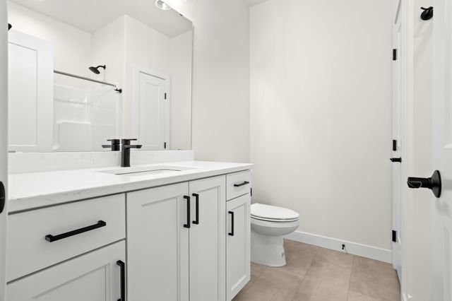 5156 Mira Way W, West Fargo, ND 58078