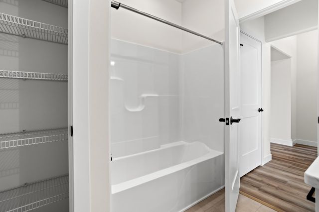 5156 Mira Way W, West Fargo, ND 58078