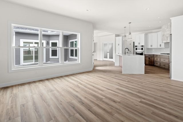 5156 Mira Way W, West Fargo, ND 58078