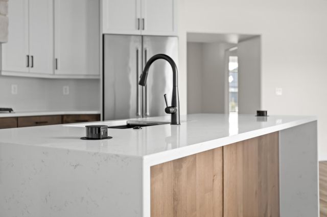 5156 Mira Way W, West Fargo, ND 58078