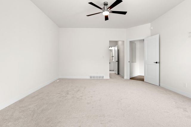 5156 Mira Way W, West Fargo, ND 58078