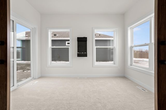 5156 Mira Way W, West Fargo, ND 58078