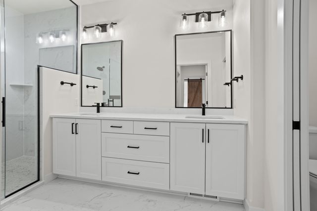 5156 Mira Way W, West Fargo, ND 58078