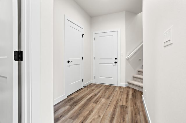 5156 Mira Way W, West Fargo, ND 58078