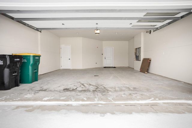 5156 Mira Way W, West Fargo, ND 58078