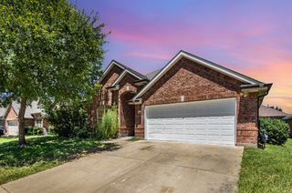 601 Valencia Drive, Arlington, TX 76002
