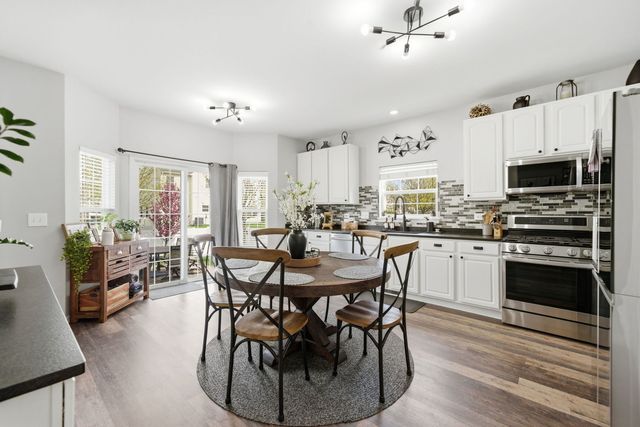 1918 Westridge Boulevard, Bartlett, IL 60103