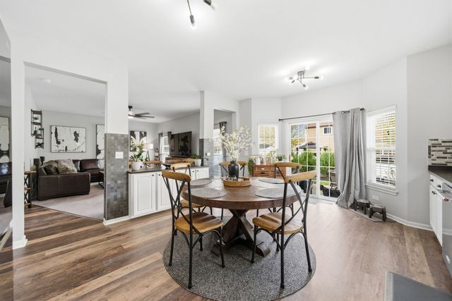 1918 Westridge Boulevard, Bartlett, IL 60103