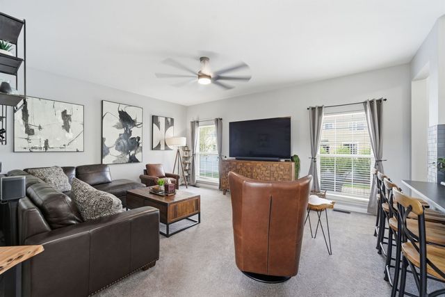 1918 Westridge Boulevard, Bartlett, IL 60103