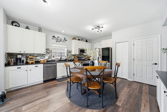 1918 Westridge Boulevard, Bartlett, IL 60103