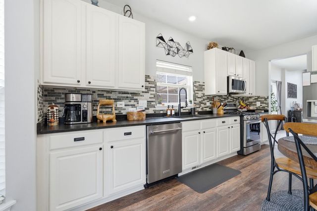 1918 Westridge Boulevard, Bartlett, IL 60103