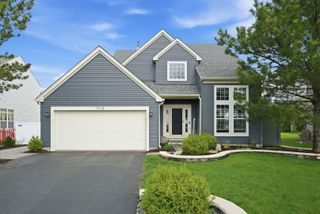 1918 Westridge Boulevard, Bartlett, IL 60103