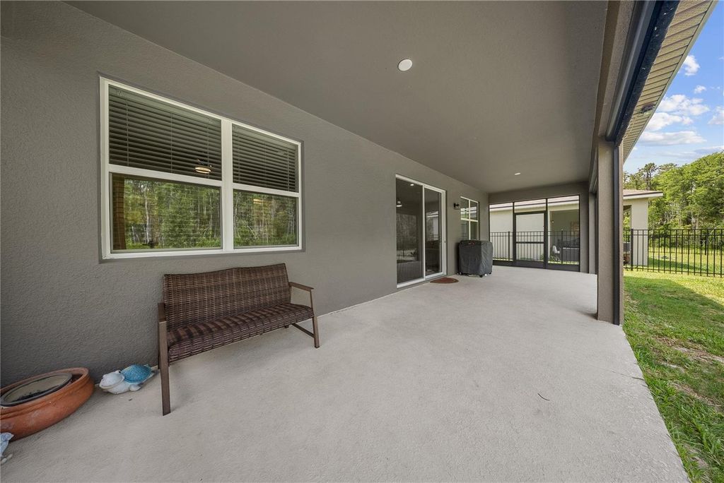 Image 45 of property listing at 12918 PROMISE PLACE, Orlando, FL 32832