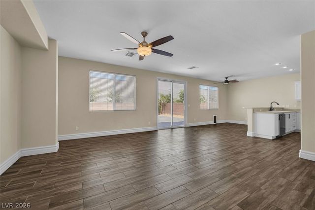 9782 Valmeyer Avenue, Las Vegas, NV 89148