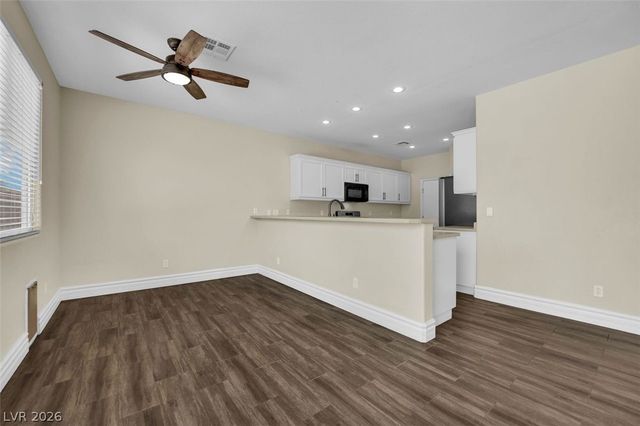 9782 Valmeyer Avenue, Las Vegas, NV 89148
