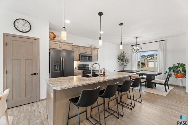 719 Prairieside Trl Trail, Harrisburg, SD 57032