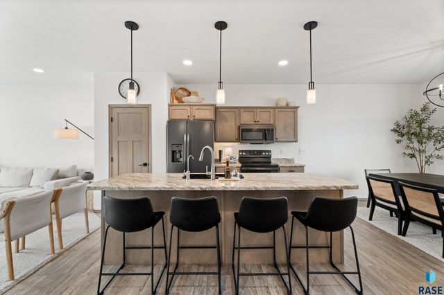 719 Prairieside Trl Trail, Harrisburg, SD 57032