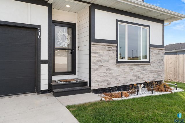 719 Prairieside Trl Trail, Harrisburg, SD 57032