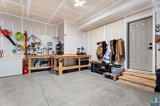 719 Prairieside Trl Trail, Harrisburg, SD 57032