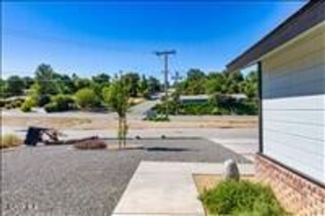 22724 Westwood Boulevard, Tehachapi, CA 93561
