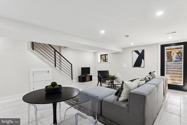 411 DECATUR ST NW, Washington, DC 20011