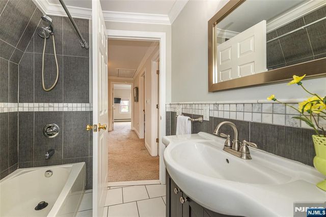 16 Chestnut Place, Nutley, NJ 07110