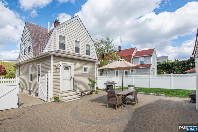 16 Chestnut Place, Nutley, NJ 07110