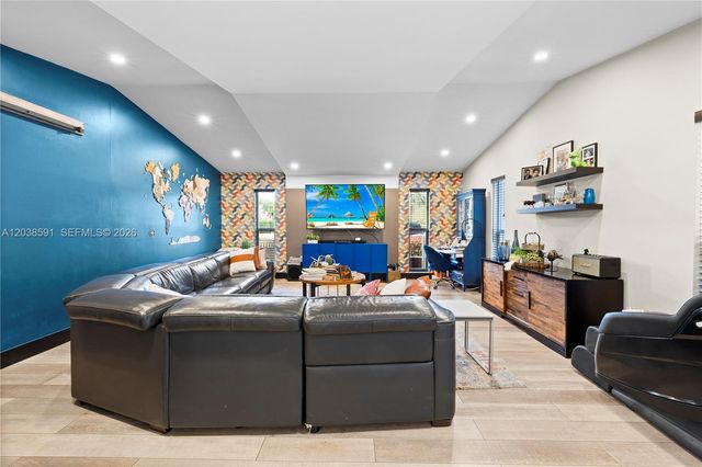4470 SW 105th Ave, Davie, FL 33328