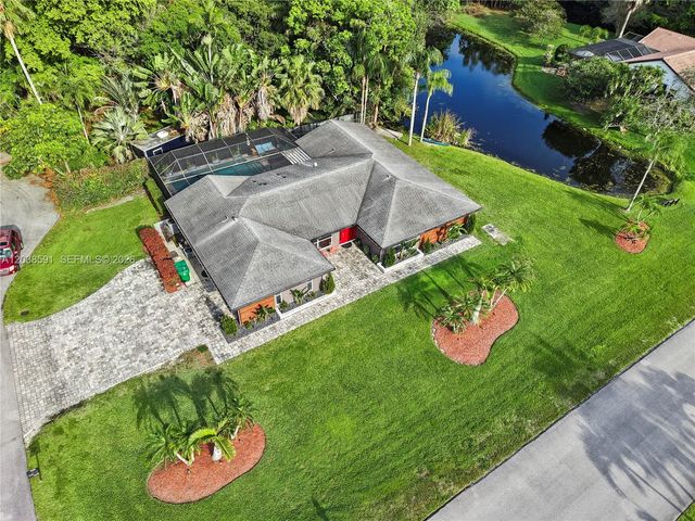 4470 SW 105th Ave, Davie, FL 33328