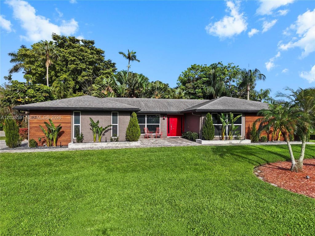 4470 SW 105th Ave, Davie, FL 33328