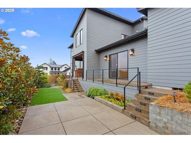 23067 Sw CURRY RIDGE Dr, Sherwood, OR 97140