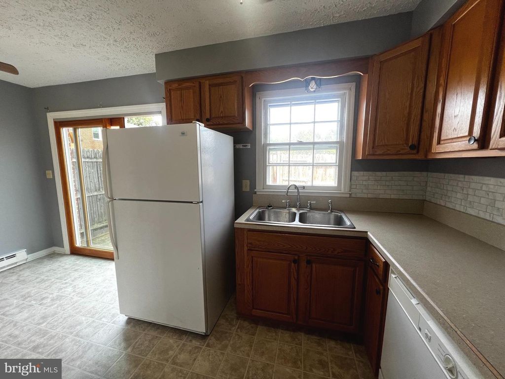 121 CHINKAPIN DR, Stephens City, VA 22655