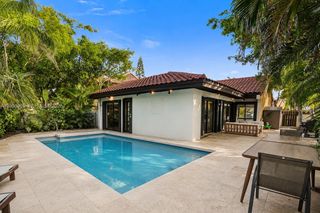 20435 NE 10th Ct, Miami, FL 33179