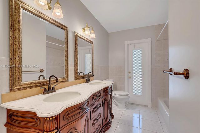 8275 SW 206th Ter, Cutler Bay, FL 33189