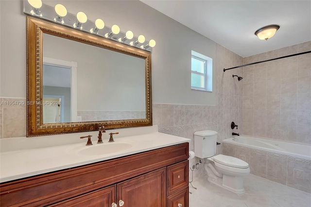 8275 SW 206th Ter, Cutler Bay, FL 33189