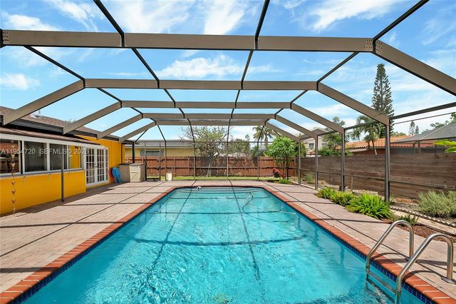 8275 SW 206th Ter, Cutler Bay, FL 33189